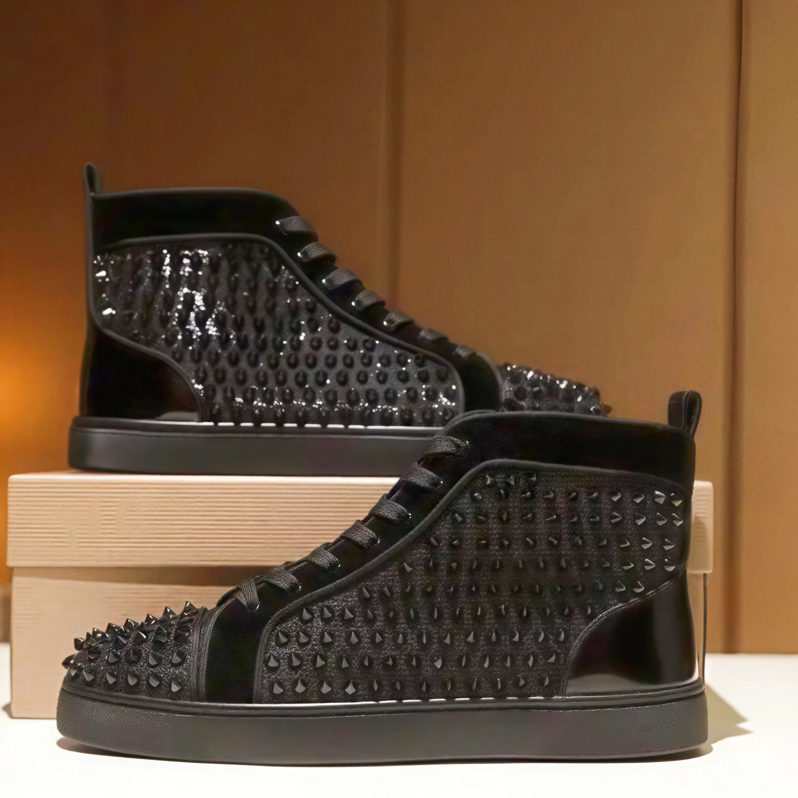 أسود رصع الجلود المسامير عالية - مراجعة Men Shoes Dior وسعره