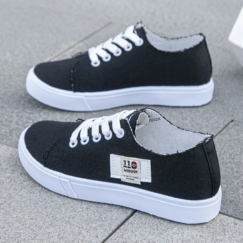 أحذية رياضية نسائية من القماش  - مراجعة Men Shoes Marks وسعره